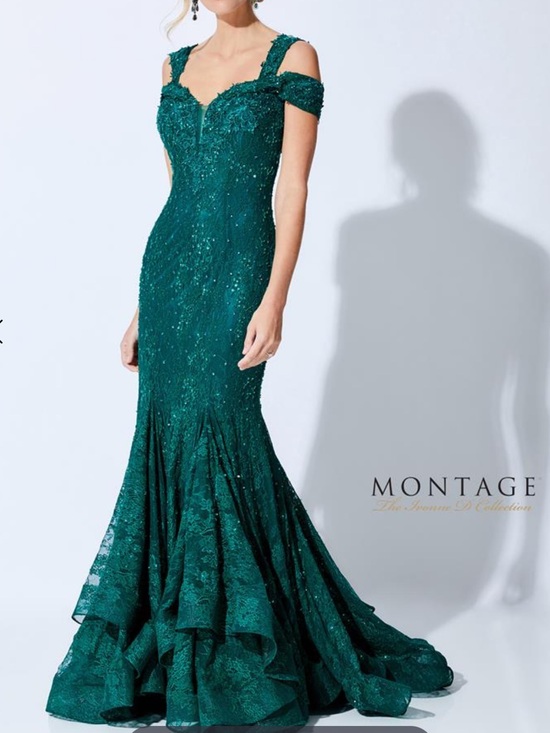 IVONNE D Dresses & Skirts - NEW IVONNE D sweetheart trumpet evening dress in emerald Style #ID43
